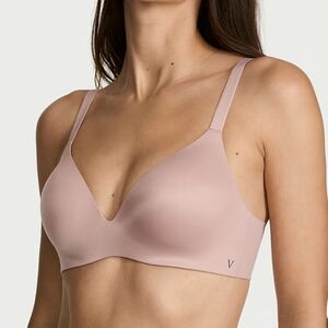 Victoria's Secret Infinity Flex Wireless Pushup Bra